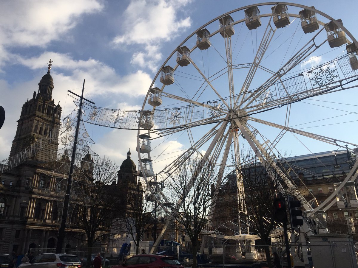 newtonfirstrec's tweet photo. #georgesquare looking great today 👌🎡 https://t.co/6vjjWoftlo
