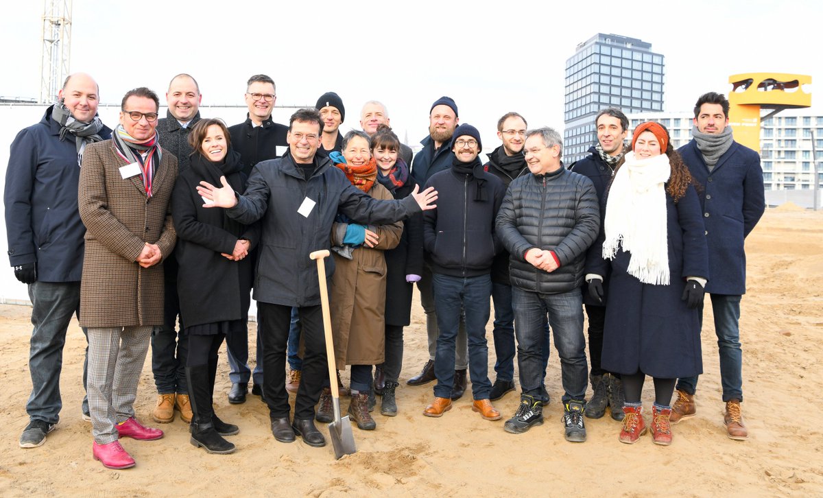 #Spatenstich für die #Erlebnisausstellung #Märchenwelten in der #HafenCity in #Hamburg. Die innovative Ausstellung eröffnet im Frühjahr für 300.000 Besucher pro Jahr.

maerchenwelten.net/2018/11/21/spa…