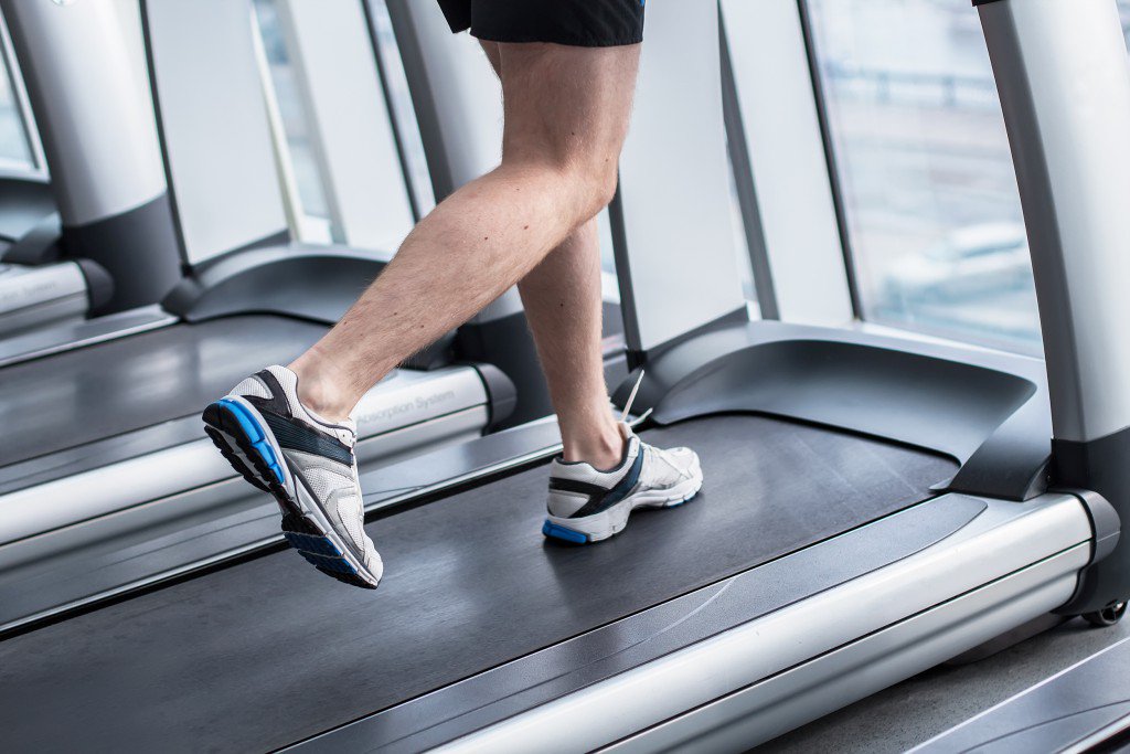 BaptistHealthSF's tweet photo. Even a single episode of activity that breaks up long sessions of sitting provides benefits, such as potentially lowering blood pressure, reducing anxiety and improving sleep, says updated U.S. minimum #ExerciseGuidelines. Learn more. https://t.co/tWlfoHyMmF @American_Heart https://t.co/xTR8pfaySx