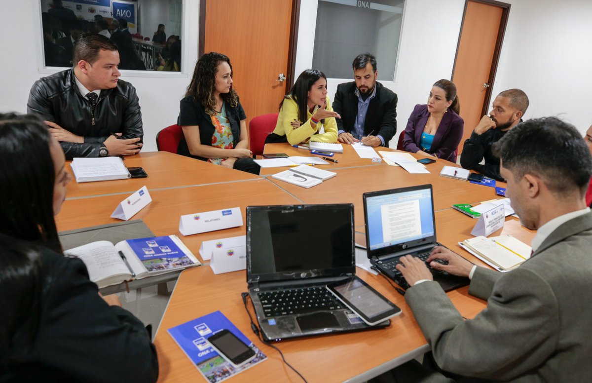 NestorLReverol's tweet photo. #Entérate | Aportes de profesionales de la comunicación fortalecerán la Gran Misión Cuadrantes de Paz. https://t.co/DRsUcVNn4Z  https://t.co/y9fjDIAWwF