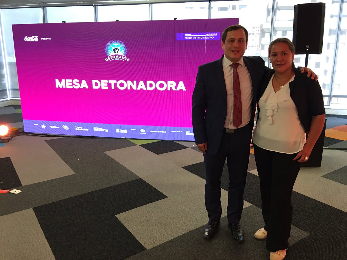 wdaza's tweet image. #AEstaHora Sandra y Diego Almario de #EcoMatic emprendedores #FondoEmprenderSENA de @SENAComunica se preparan para presentar su proyecto ante expertos en la #MesaDetonadora de @DetonanteFest #Detonante2018
