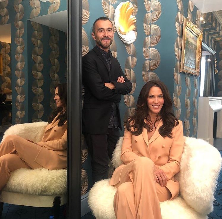 MissFranceO's tweet photo. Tournage événement du documentaire sur la vie après Miss France à découvrir juste après l’élection de #MissFrance2019 le 15 décembre sur @TF1 ! 👑✨🎥  #Interviews https://t.co/Lhgs6hFyOD