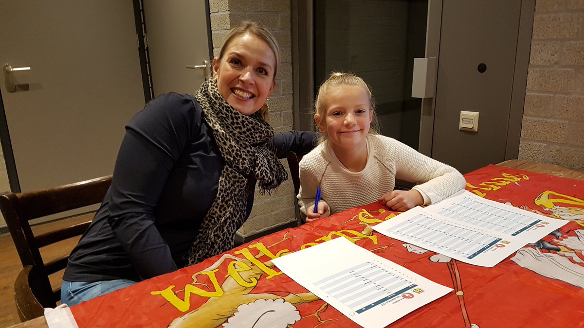 vv_FVC's tweet photo. Het is Sinterklaastijd en de leden van de JO7, JO8 en JO9 teams zijn vanmiddag uitgenodigd voor het feest bij FVC. De eersten springen al hyper in het rond, want zouden Sinterklaas en zwarte Piet ook even langskomen. De kantine is prachtig versierd en klaar voor het feest. #FVC https://t.co/vMLRJqAUbP