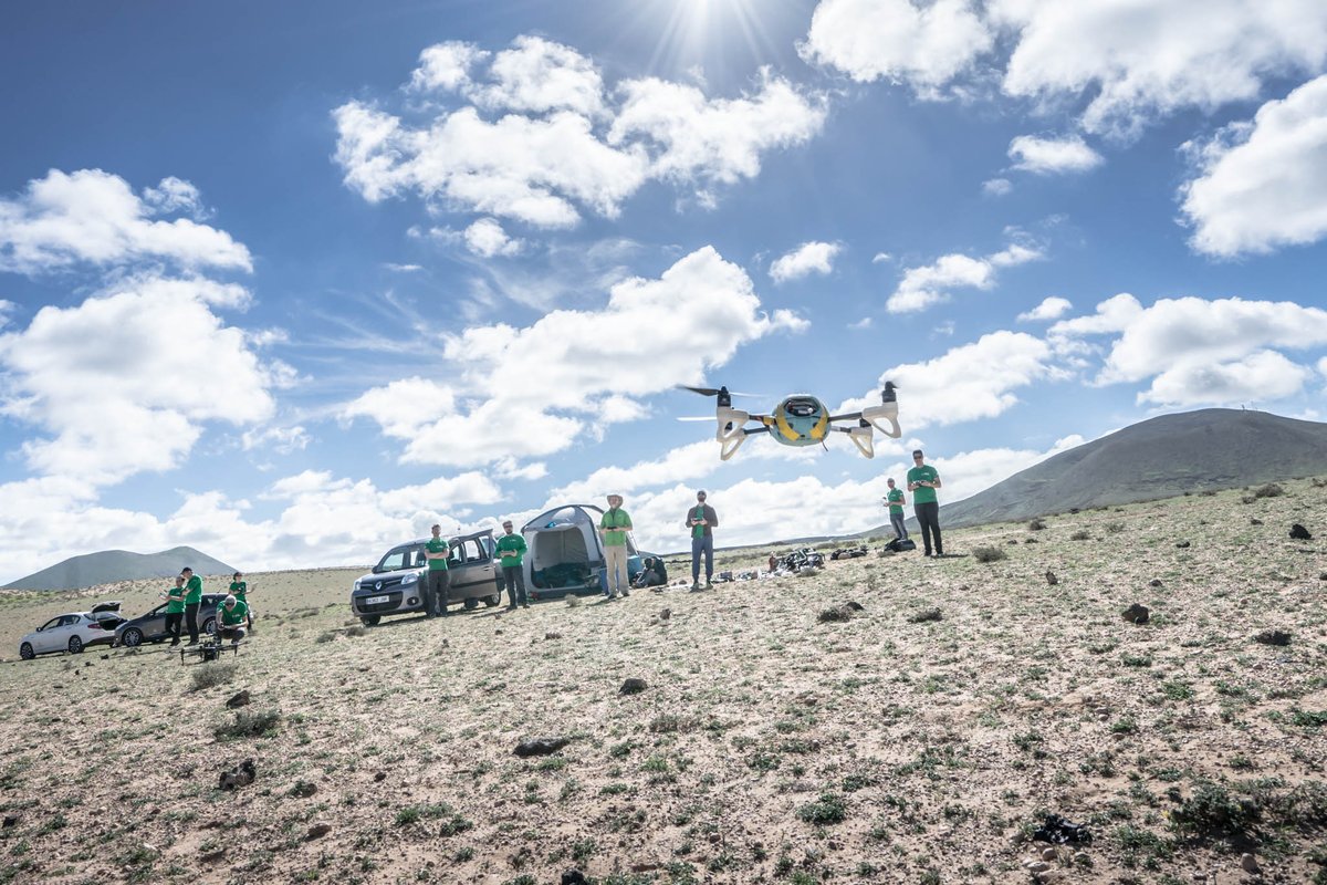 esaspaceflight's tweet photo. Drones, rovers, tablets, eye-tracking devices and joysticks… These are just a few of the gadgets @Explornaut is using to simulate #Moon operations on #Earth during #Pangaea-X. Technology at the forefront of space exploration! 🌗
Check out our pictures: https://t.co/PlKFYLD30p https://t.co/RxJ6EeDGg2