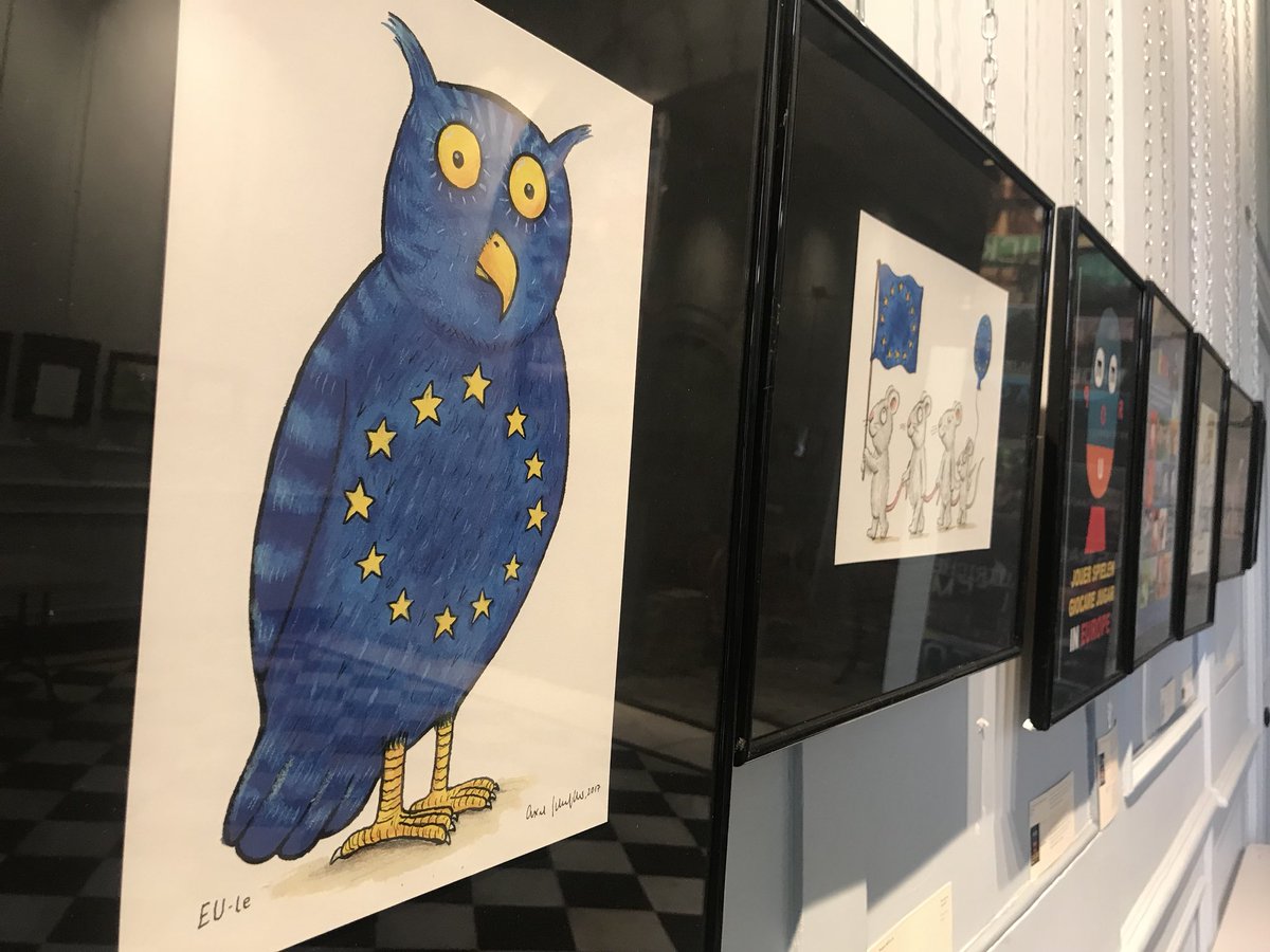 BBijuDuval's tweet photo. Au lendemain du #Brexit des artistes ont voulu dessiner l’#Europe aux enfants. L’expo #DrawingForEurope soutenue par @PulseofEurope, après un passage remarquée devant 3000 visiteurs à l’@UGrenobleAlpes, est à découvrir jusqu’au 23/11 à la Maison de l’international à #Grenoble https://t.co/yB3AwtA9Wb