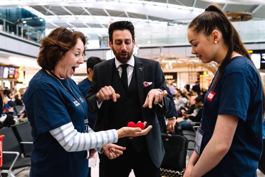 jamieravenmagic's tweet photo. Great time yesterday @HeathrowAirport T5 having fun with the awesome staff @British_Airways ✈️ & the legend that is @GaryLineker ⚽️ to celebrate raising £20million for @comicrelief #FlyingStart20 World Class Airline, World Class fundraising, World Class Plaque 🏆 https://t.co/zK9zgHe2KW