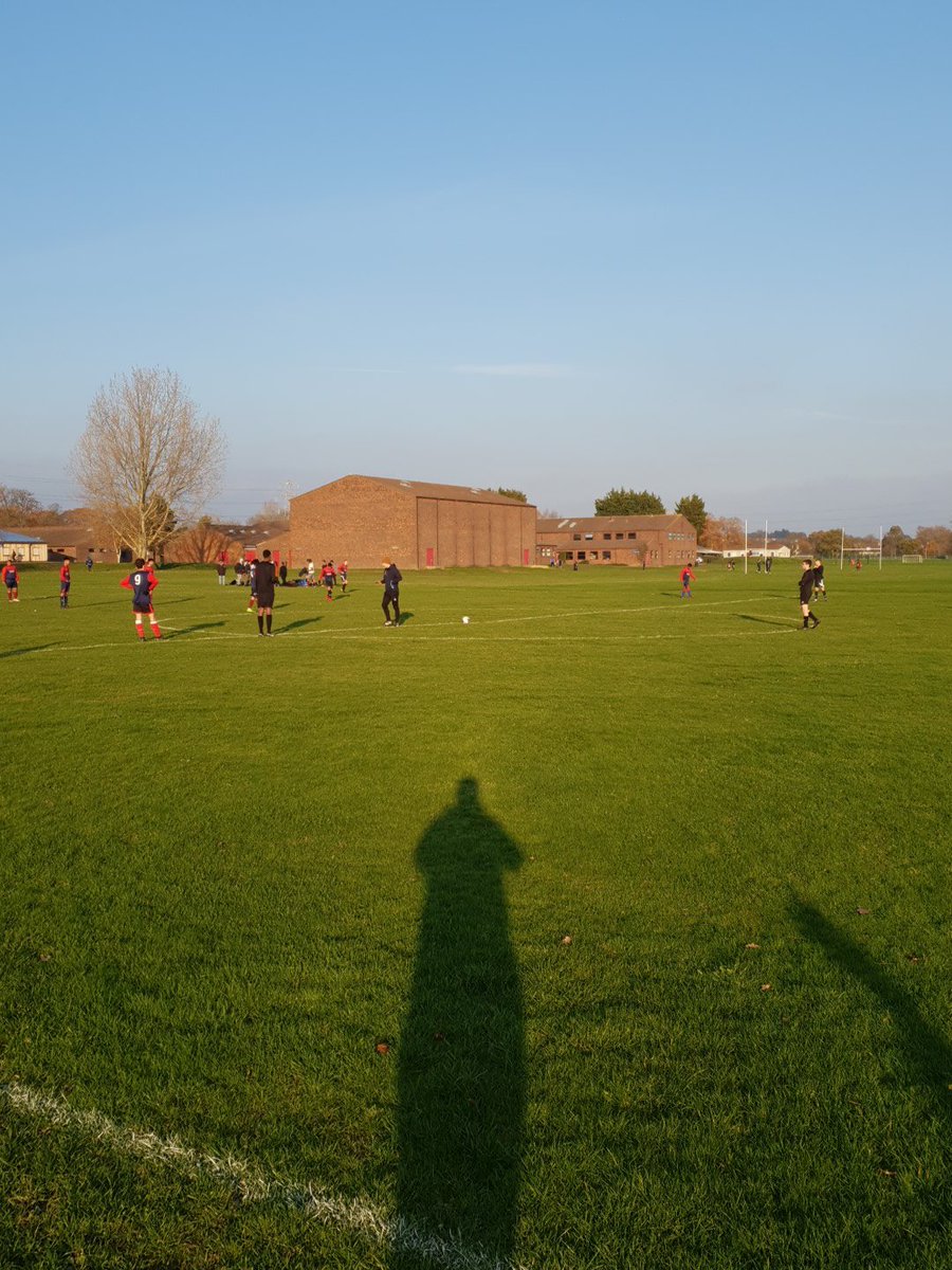 STM_Sport's tweet photo. 6th form football vs @PEBiddenham on a lovely sunny afternoon. #coldthough https://t.co/D6iMrjRaOu