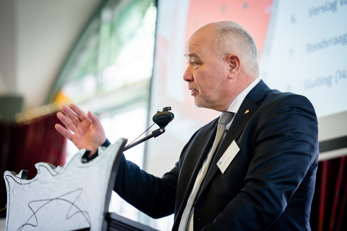 zeevaart's tweet photo. Bijna 200 bezoekers op de #ledendag van de KVNR, o.a. voor 'dé verkiezingen' en inhoudelijke deelsessies over tal van belangrijke  #zeevaart onderwerpen https://t.co/iILSPVHb3m https://t.co/fL9TRtUYKN