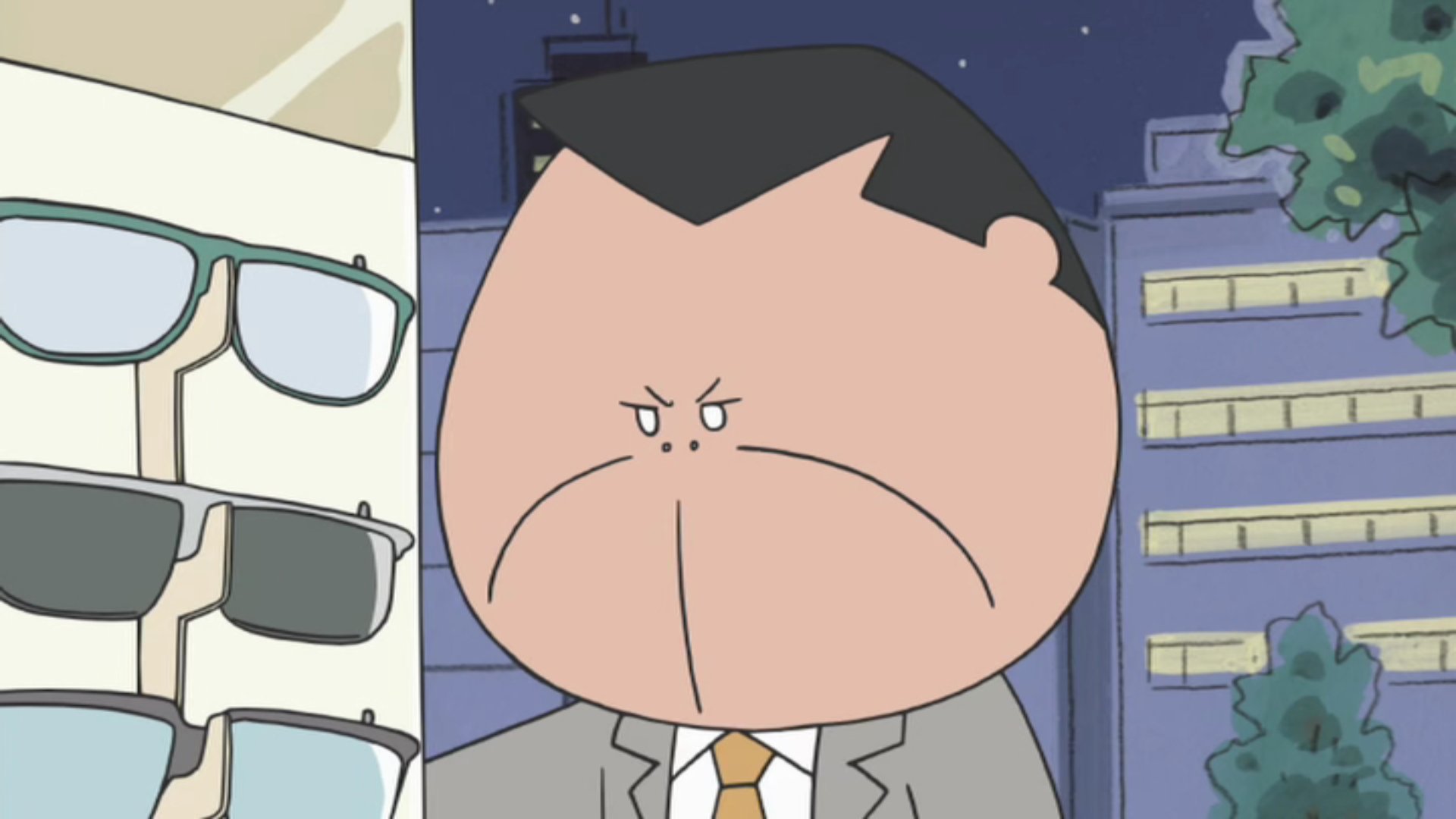 マサオです 普段オシャレをしないお父さんが サングラスをかけ すまし顔をしたあと 店員さんに声をかけられ慌てて品物を戻す このシーン好き とゆかメガネ外したお父さん ちょっと本当にイケメンかも あたしンち あたしんち