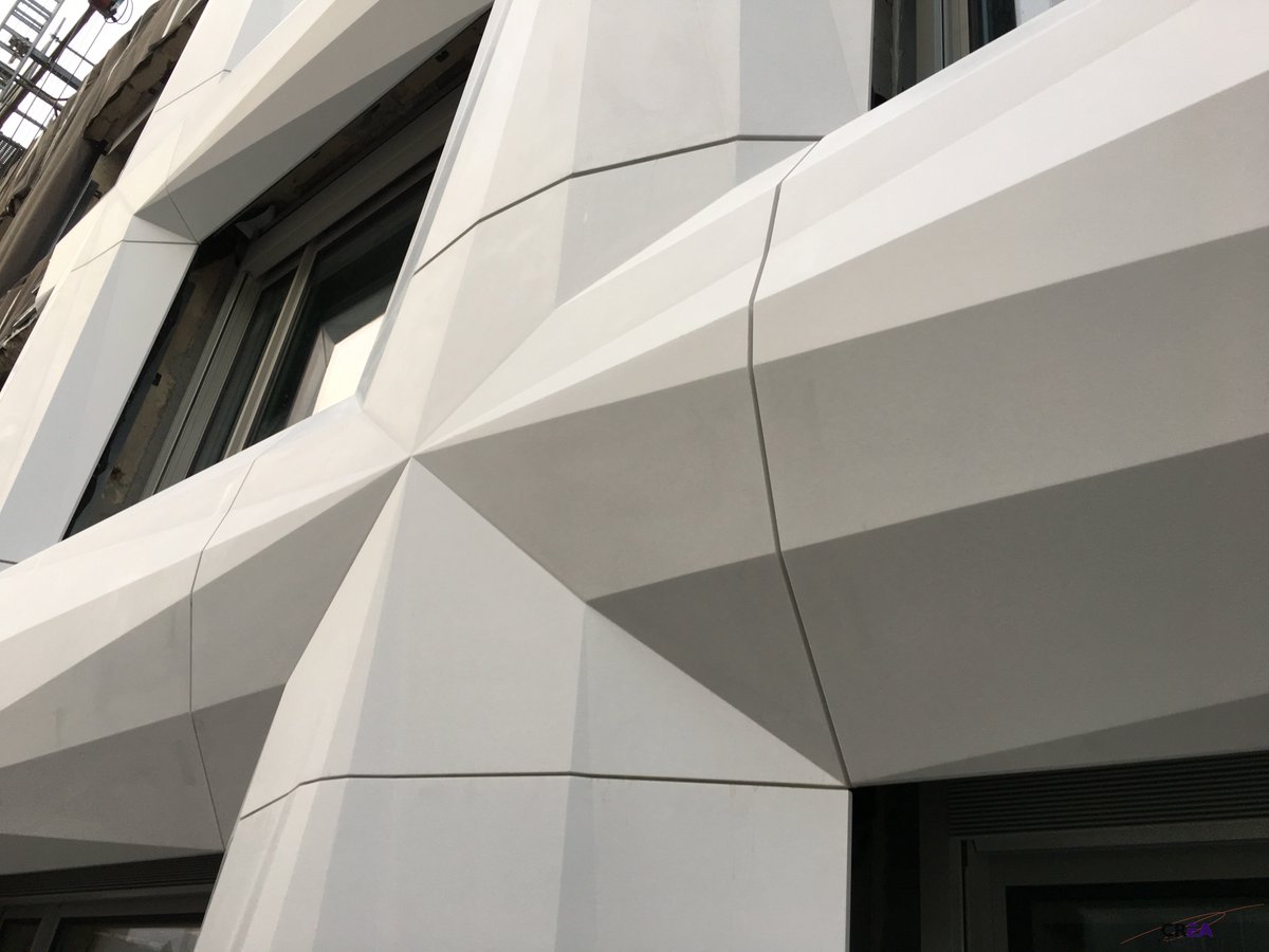 crea_diffusion's tweet image. Réalisation de la facade 54 rue de Londres à PARIS.

CHANTIER : 54 Rue de Londres Facade Corian 3D.

LIEU :Paris.

SURFACE : 400 m²

ACHITECTES : Axel Schoenert Architectes.

Lien : crea-diffusion.com/rea…/54-rue-de-londres-paris/