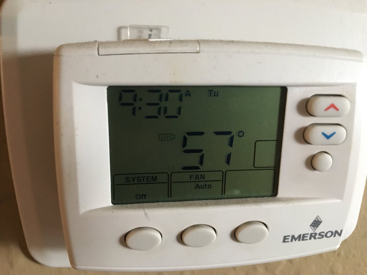 BradyVolmering's tweet photo. Temp in my and intern @JarodBurton7 apt right now.
I don’t use #forthehungry lightly. The reason I’m able to do DAC full time isn’t necessarily because it’s booming(although it’s growing). It’s because I’m willing to walk around with my winter coat on all day and... https://t.co/GfbqodI8xI
