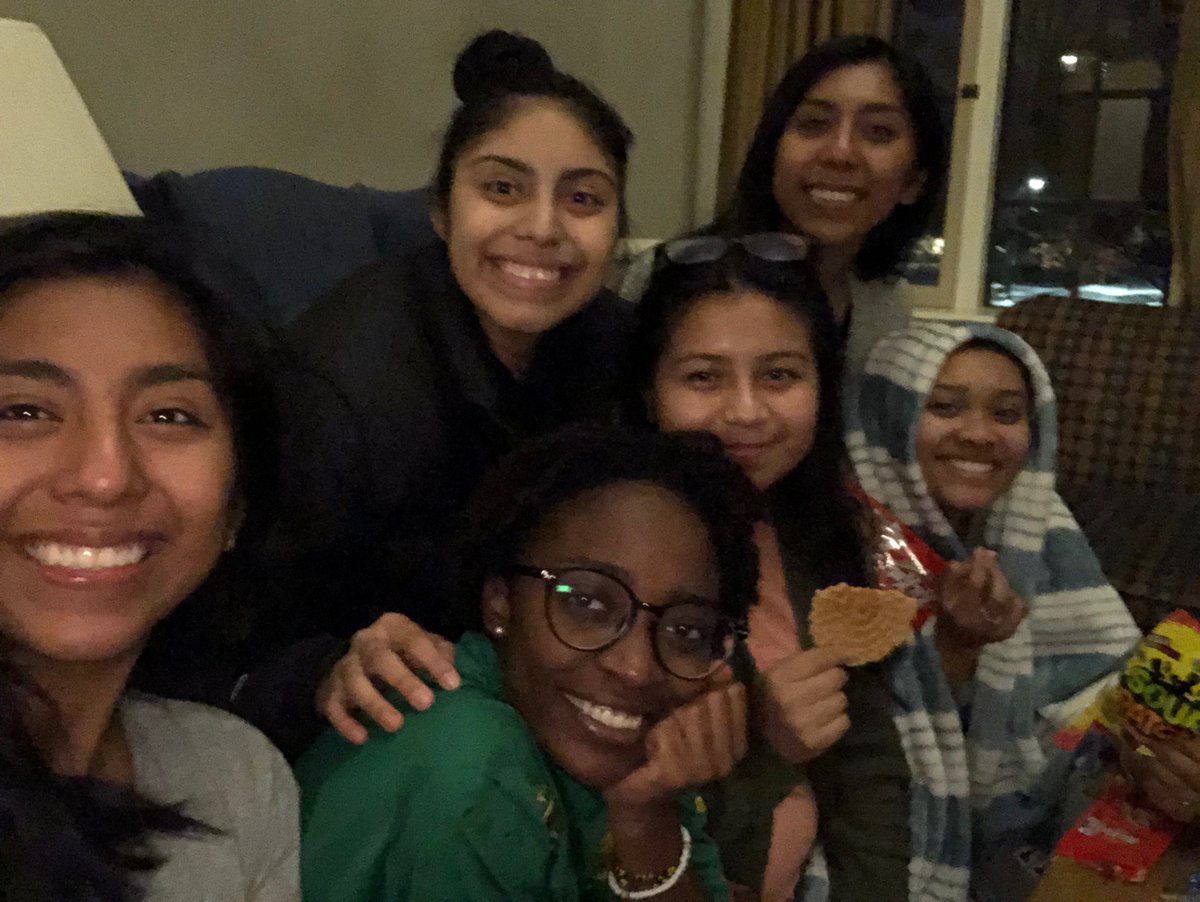 We love seeing #CampusConnections meet ups! Lessly from <a href="/SquashHaven/">TeamSquashHaven</a> hosted her fellow <a href="/MountHolyoke/">Mount Holyoke</a> students, Genesis, Giselle, and Nicole from <a href="/CitySquash/">CitySquash</a>, Jennifer of <a href="/SquashBusters/">SquashBusters</a> and Melissa of <a href="/SquashHaven/">TeamSquashHaven</a>, for a movie night. #squashfamily #squashandeducation
