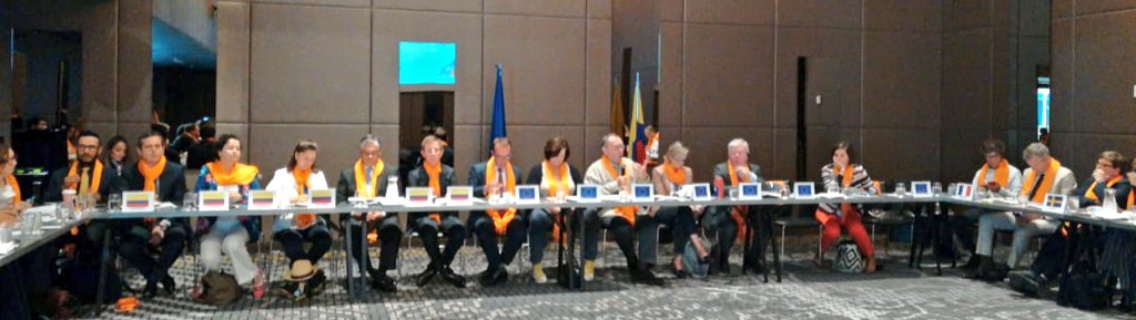 stefanomanservi's tweet photo. 🇪🇺🇨🇴 Estamos en el Tercer comité estratégico del #FondoEuropeoParaLaPaz🇨🇴🕊🇪🇺 trabajando mano a mano con el Gobierno colombiano para generar oportunidades para todos. El diálogo sobre políticas públicas y el intercambio de experiencias entre Colombia y Europa es esencial. https://t.co/sD9lBrwxZd