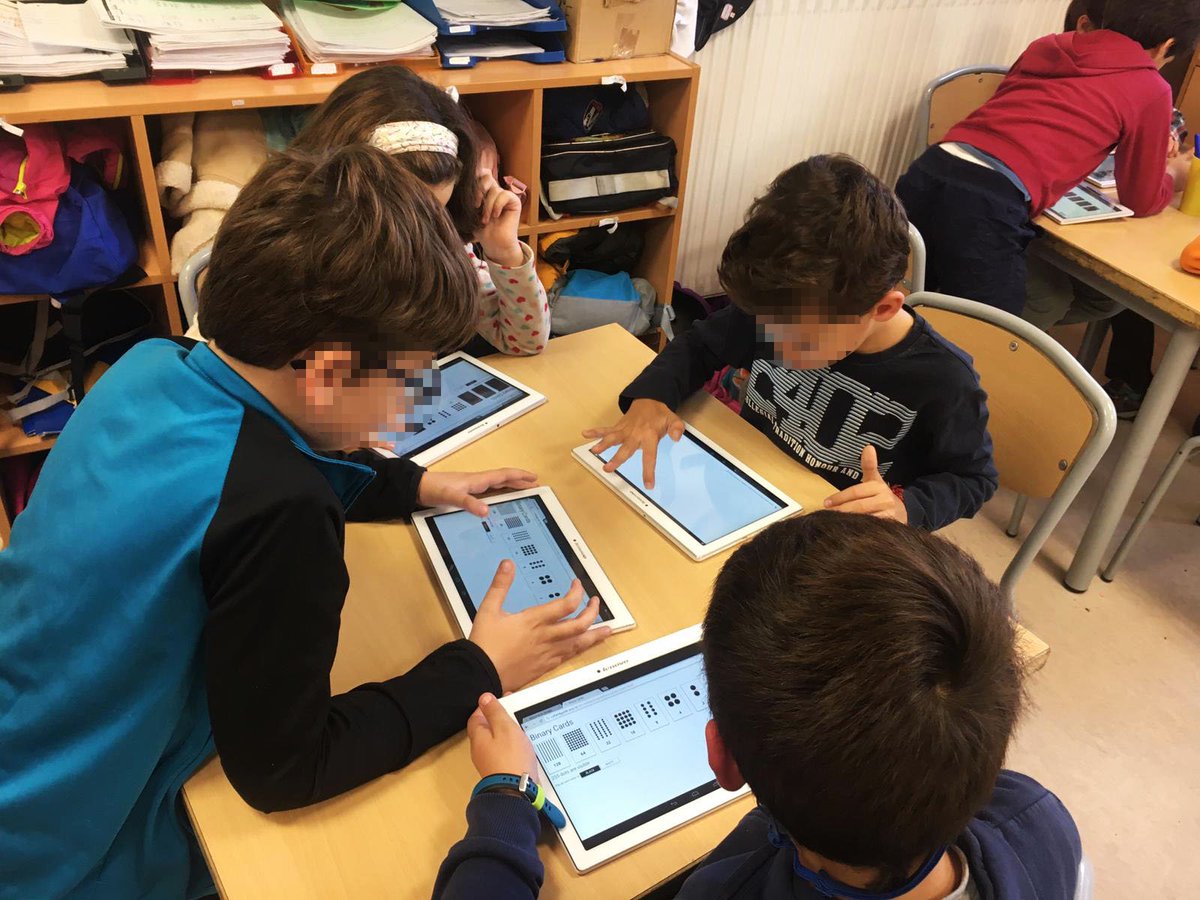 ColeEstudiantes's tweet photo. Students learn by playing!
4th grade students work the binary numbers in the #DigitalSkills subject
#Technology #LearningByDiscovering https://t.co/gp0p0BR8mK