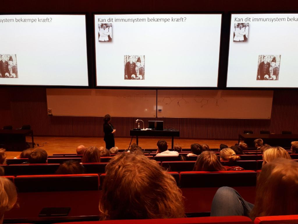 FFEYEdk's tweet photo. Vi er med til #lifescienceaward i Mærsk Tower. Sammen med @bmsnews og @science_ku uddeler vi to #mikrolegater! Vi har allerede været med på rundvisning og forelæsning. https://t.co/6OdPDD15eL