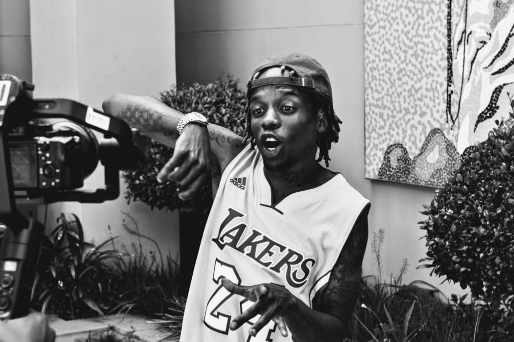 KeituSeaketso's tweet photo. #TypeOfShitILike is one of my favorite tracks on #WattvilleBaby and now it finally has visuals out 🔥 

#TypeOfShitILikeVideo : https://t.co/aQq8laHbzi https://t.co/Ix5MmH5FWO