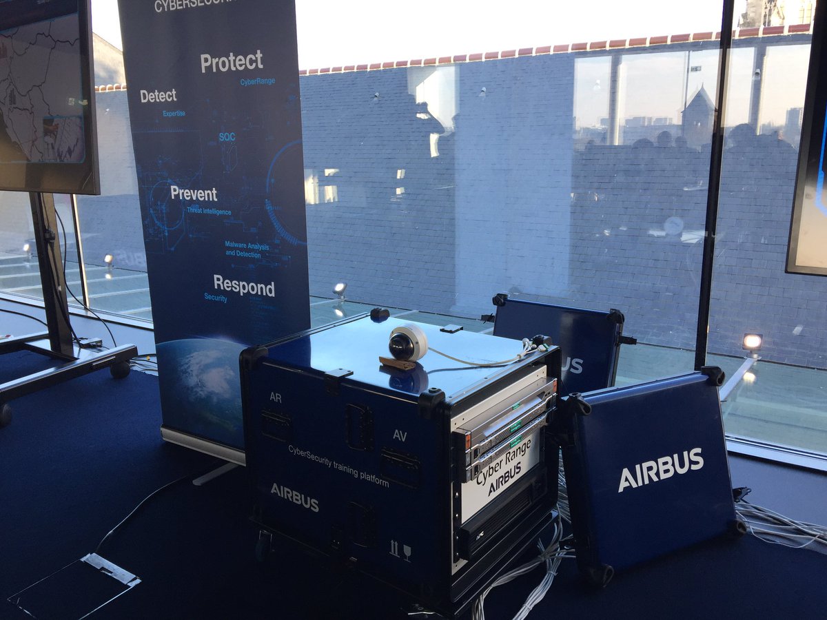 StanHintzy's tweet photo. Génial, le Capture The Flag Challenge ou des équipes d’étudiants défendent des villes virtuelles contre des atttaques cyber ! #EuroCyberWeek organisé par @AirbusCyber (qui vient de s’installer à #Rennes) https://t.co/pWOT7AWcKx