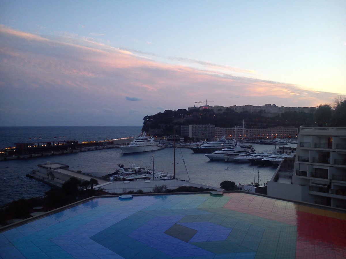 jtgrandtour's tweet photo. #montecarlo #Monaco #Fairmont #port #harbour #ship #boat #Niarchos #rocher #Vasarelly #joie #heureux #bonheur #placeto be #sky #ciel #windy #cloudy #culture #reisen #journey #trip #voyage @jtgrandtour https://t.co/4gs1Iv13X8
