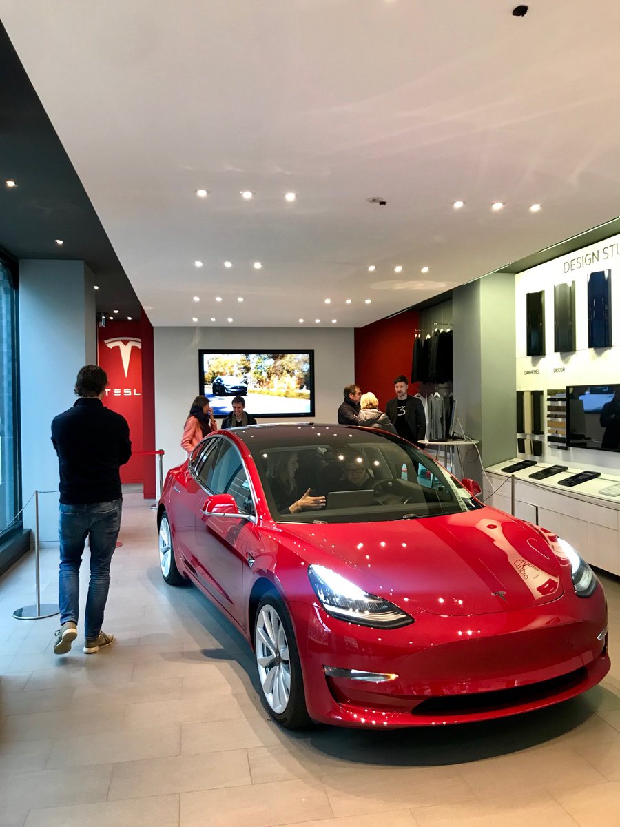 benjridgway's tweet photo. Quick tour of one of the first #Model3βs in #Europe - v. impressive β¦π #StartingToSave #EV #Amsterdam β¦@Teslaβ© https://t.co/jgNcUwYWMF