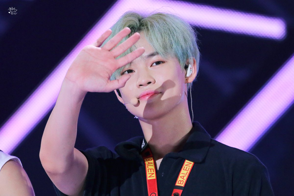 chenlefirstlove's tweet photo. 넌 내게 특별하고, 내 모든걸 달아나게 하잖아
나의 별 천러야 생일 축하해💕
#천러 #엔시티드림 #chenle #nctdream #HappyChenleDay #생일축하해_천러야 #모두를_위로해_줄_별_천러 https://t.co/771S4kpcSv