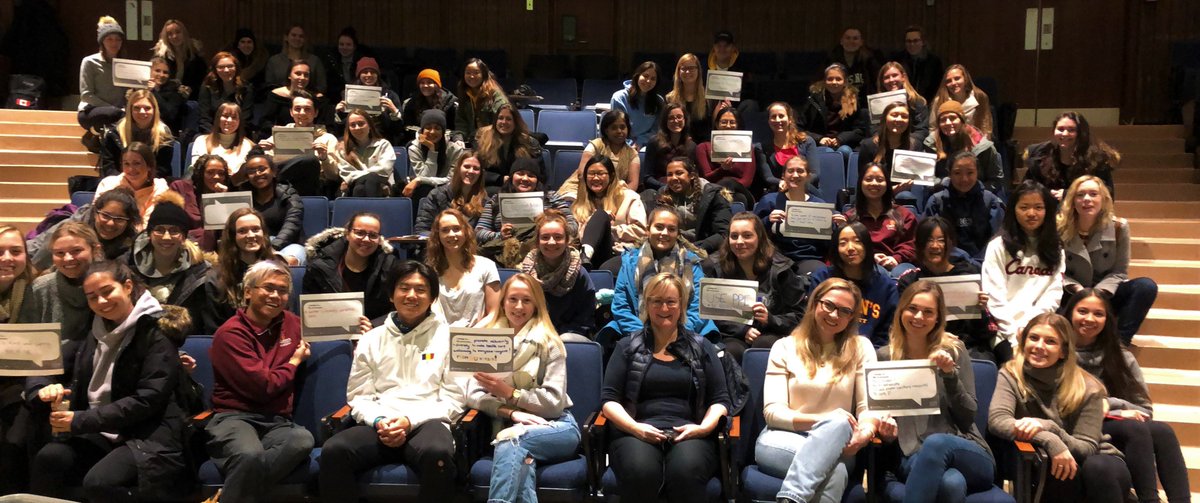 QueensuHQ's tweet photo. Dr. Kim Sears and the undergraduate nursing class make a collective pledge for @ChangeDayON! Don't forget to tag us when making your pledges for a chance to win some free HQ Swag! #ChangeDayON #DifferenceisYou #PatientSafety #HealthQuality #Nursing #Queensu #ChangeDayPledge https://t.co/YKWv3akHx0