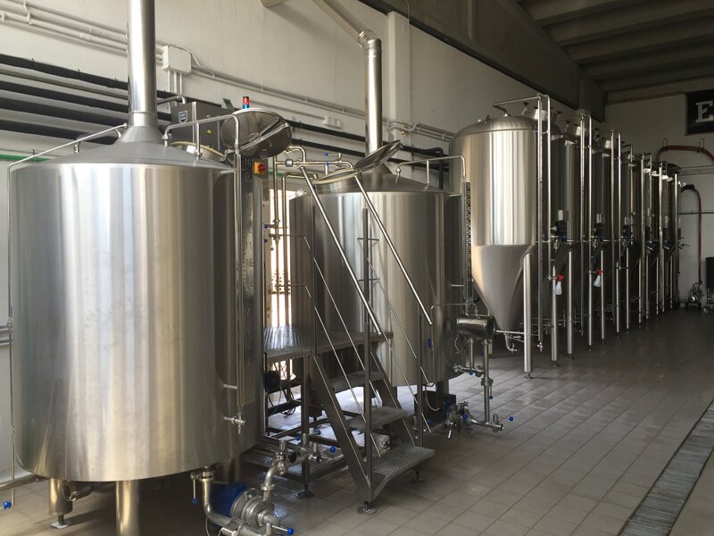 Una East Side Story… artigianale. l #birrificio di Latina è diventato in pochi anni una realtà affermata del panorama brassicolo. Il motivo principale è il gusto particolare delle sue #birreAle: particolarmente apprezzate dal pubblico romano e non solo > ow.ly/pYlI30mFsKl