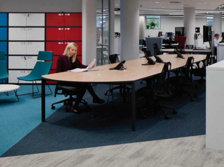 Desso_UK's tweet photo. .@NorthumbriaUni wanted to create a fresh look in their Pandon Building. The final vibrant creation, makes use of the building's unusual shape, combining our Salt and Rock #carpet tiles! #interiors #interiordesign https://t.co/WHRZ0KPYF6