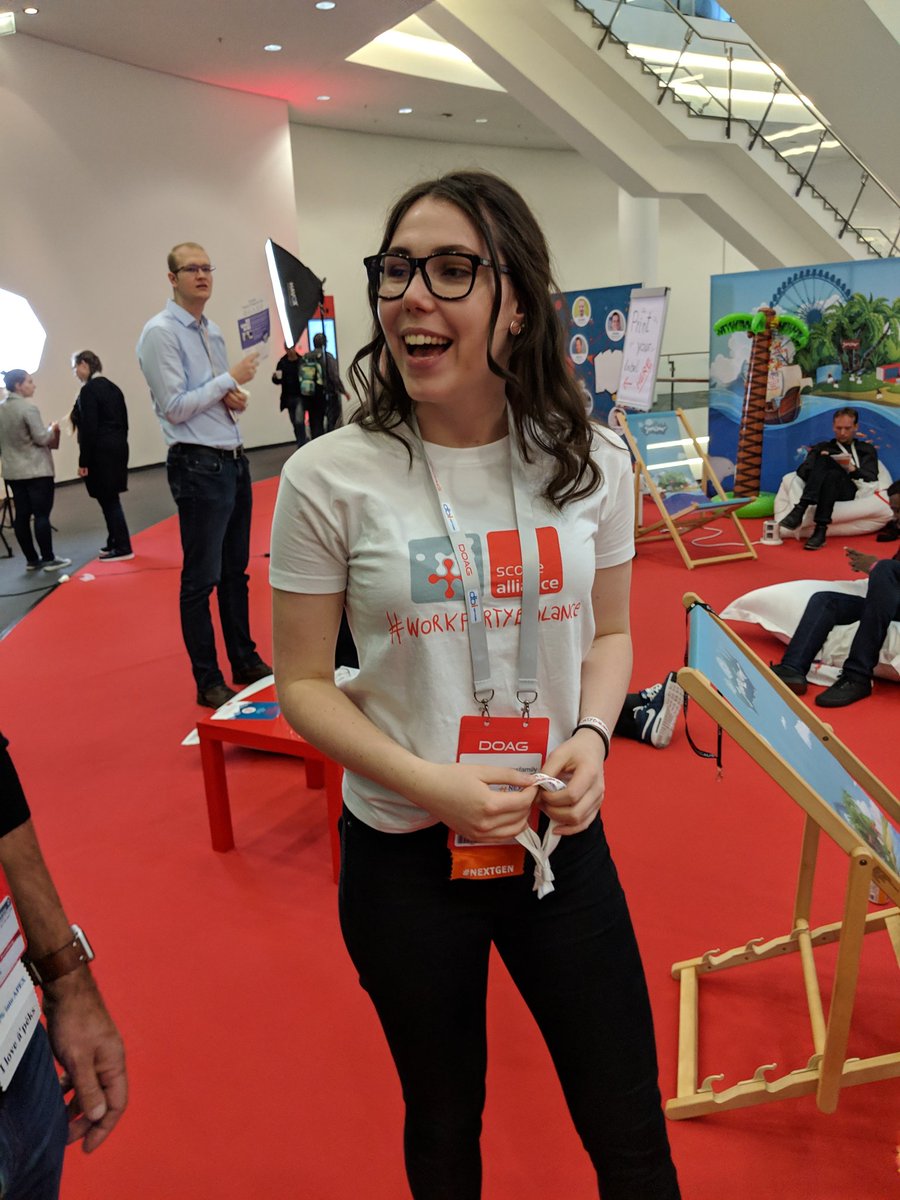 OliverLemm's tweet photo. Ready to enter the VIP Scope Alliance Party. Search for her 😉
#DOAG2018 @scope_alliance https://t.co/x5lvJSjCaM