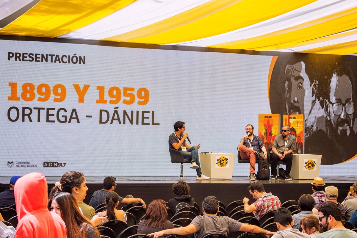 PlanetaLibrosCh's tweet photo. El regreso de Metahulla fue presentado en #FAS2018 ✍🏻 Francisco Ortega y Nelson Dániel hablando sobre 1899 y 1959.
@efeortega @nelsondaniel @festdeautores
#RegresoMetahulla #CreemosEnLosLibros 📚 https://t.co/AaxxBvTlhL