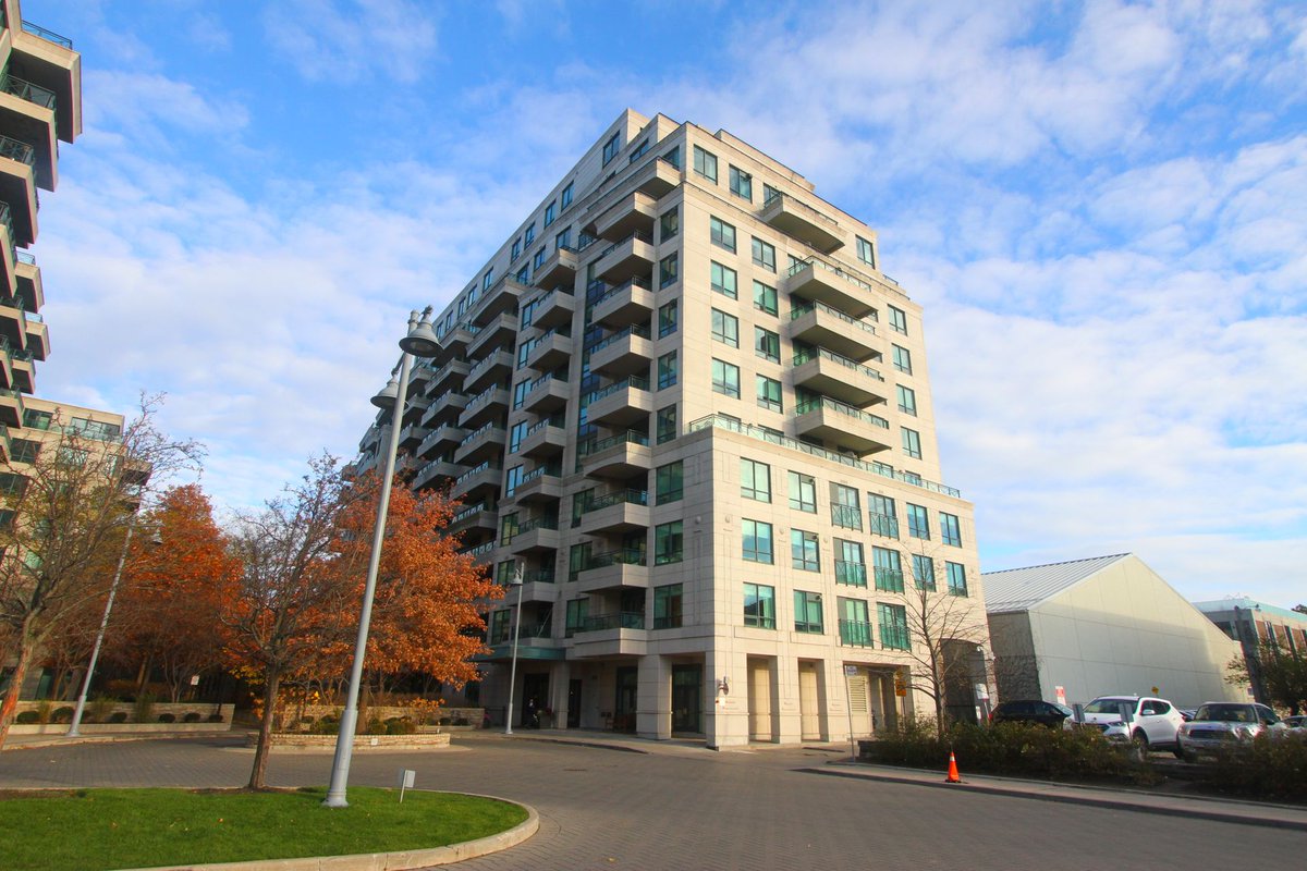 ellidavis's tweet photo. New Listing! Spectacular, Panoramic South City Views! Exquisite Suite With 2 Bedrooms + Sitting Area At The Thornwood II (Scrivener Square). Superior Amenities & Ideal, Central Location. https://t.co/37PvLMEf3J #TorontoRealEstate #ElliDavisCondos #Summerhill #Toronto https://t.co/RskrdoIuO9