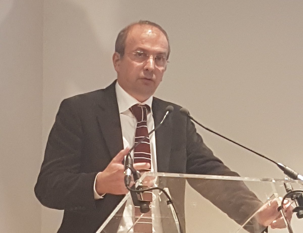 EDSO_eu's tweet photo. @LuisValeCunha explains how DSOs should enable energy market to develop for everyone making cities smarter and sustainable. #smarterDSO @EDSO_eu #innovapi Universal Market Enabling Interfac #UMEI https://t.co/4Y6EeEnFWU