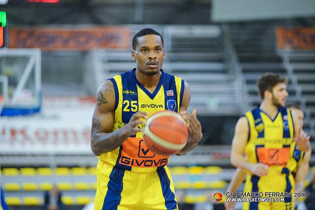 CoachJasonSmith's tweet photo. Brewster Academy alum Aaron Thomas '12 @AT_getbuckets is playing professionally in Italy for Givova Scafati. Thomas is averaging 21 PPG &amp; 6 RPG on the season. Played collegiately at @FSUHoops https://t.co/G3T2l9MmUK