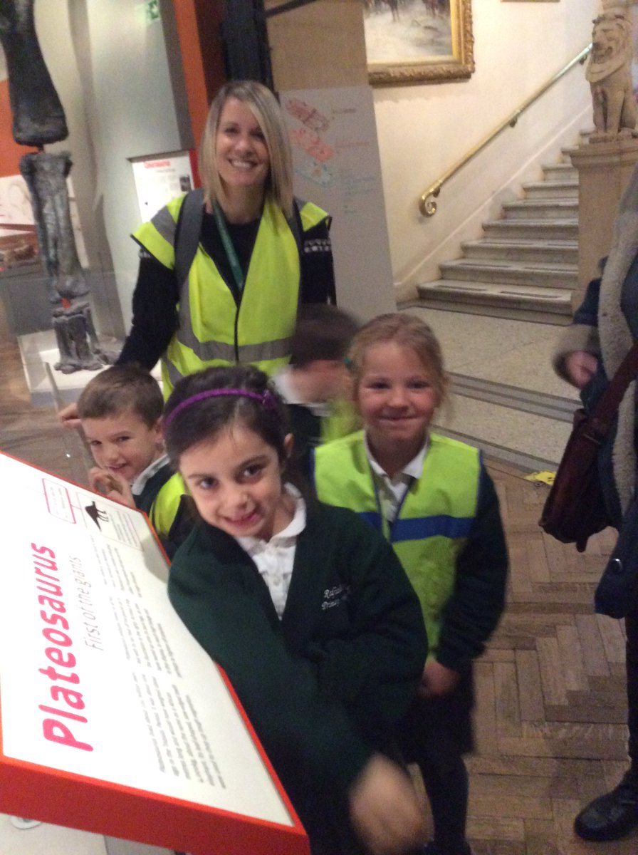 HazelClass_RE's tweet image. First we explored the Museum @bristolmuseum