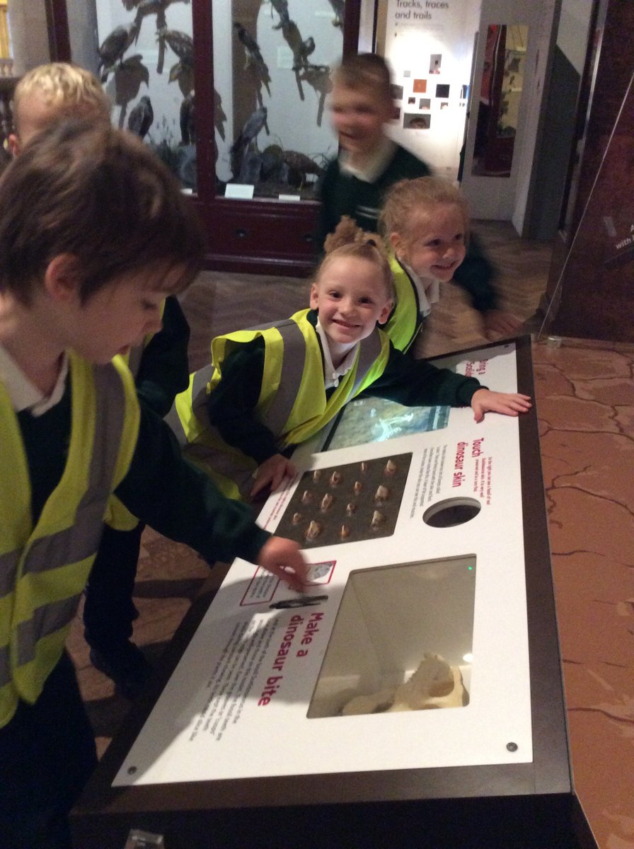 HazelClass_RE's tweet image. First we explored the Museum @bristolmuseum