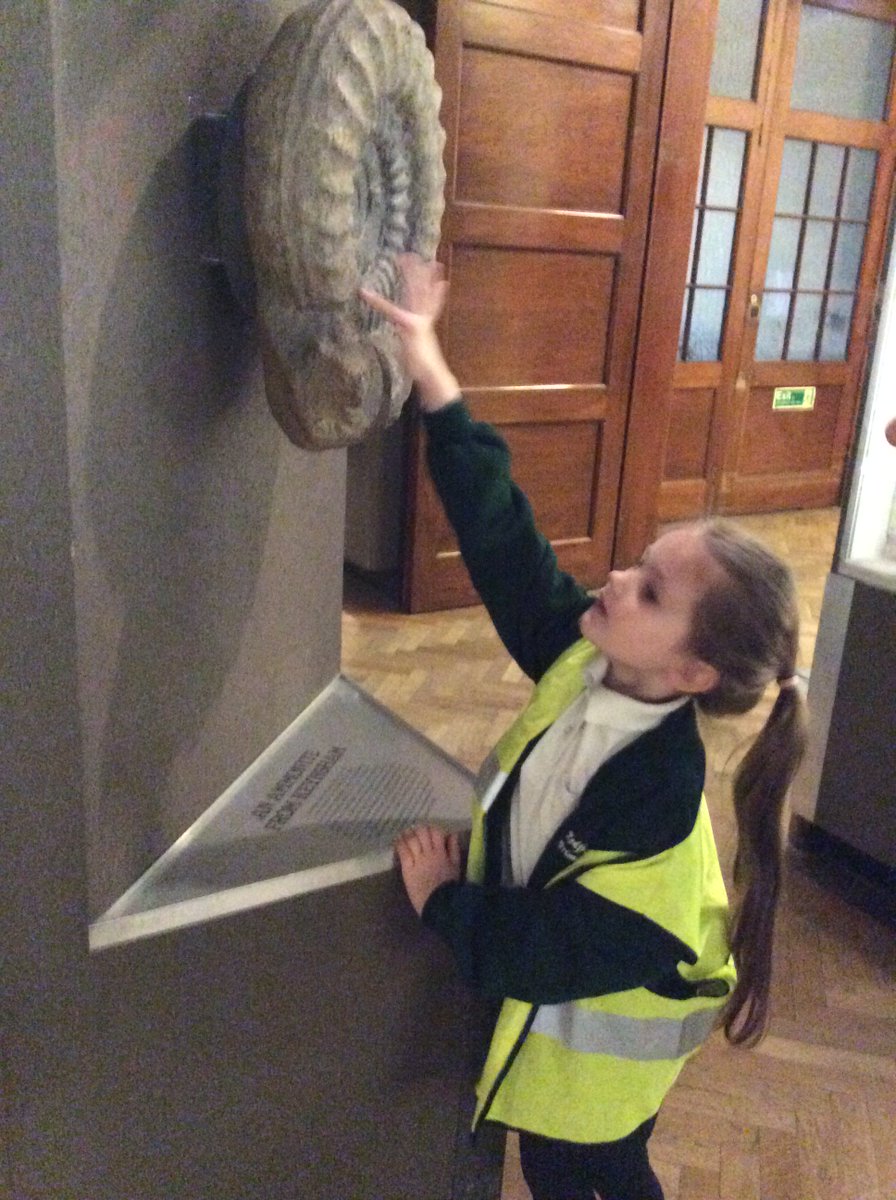 HazelClass_RE's tweet image. First we explored the Museum @bristolmuseum