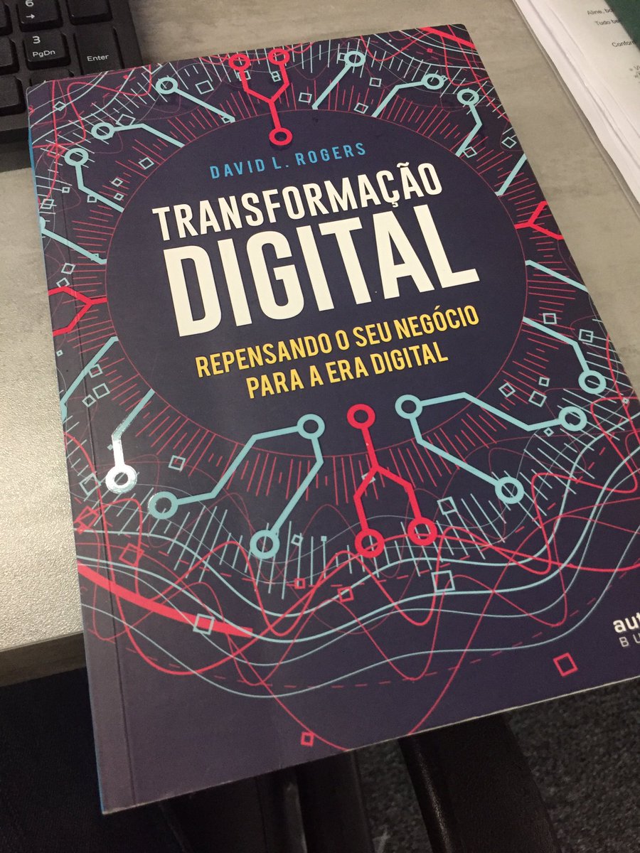 superdeestilos's tweet photo. Colocando a leitura em dia! https://t.co/afuvKmzXzx