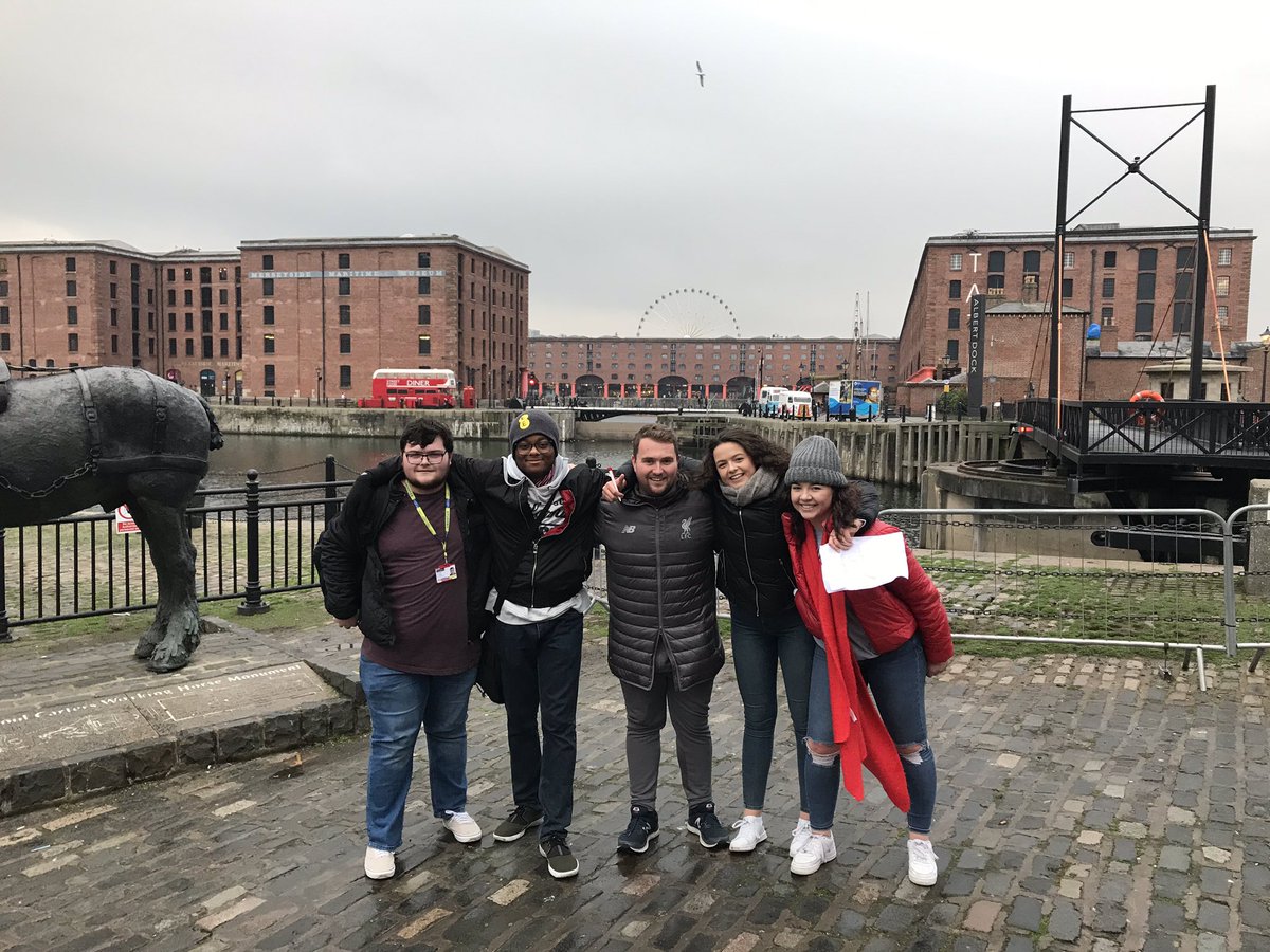 charlxhughes's tweet photo. #LFCStudentChallenge THE ALBERT DOCKS #DONE https://t.co/URRdCh9QpD