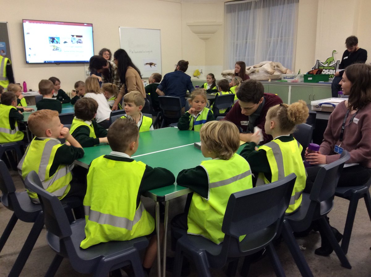 HazelClass_RE's tweet image. Then we took part in the Dino Workshop @bristolmuseum which was super fun!