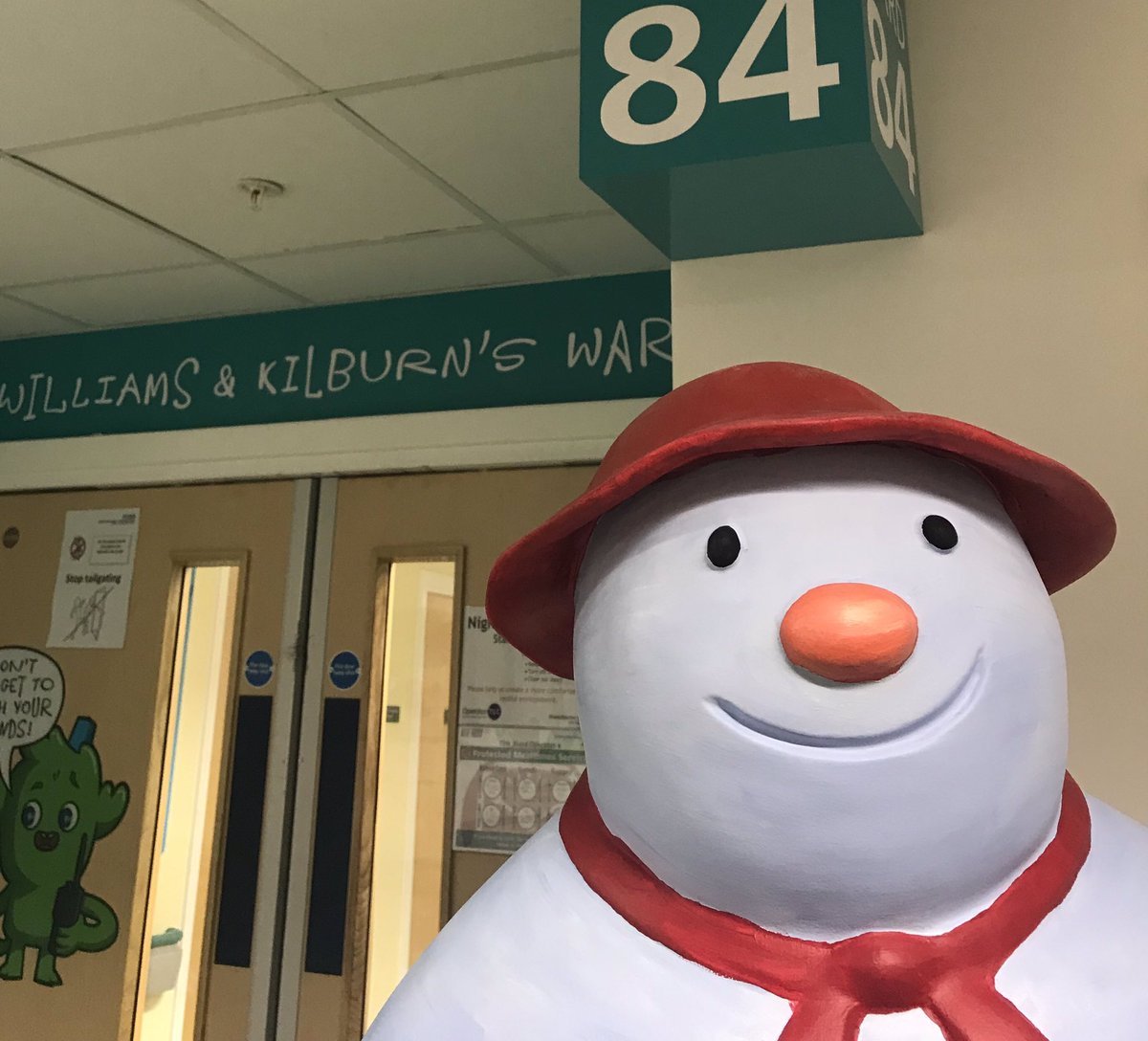 RMCH_Snowman's tweet photo. I visited Ward 84 this afternoon! Did you spot me? #snowman @_TheMHS @RMCH_Ward84 @TheSnowmanWalk https://t.co/B7qcNsfeO8