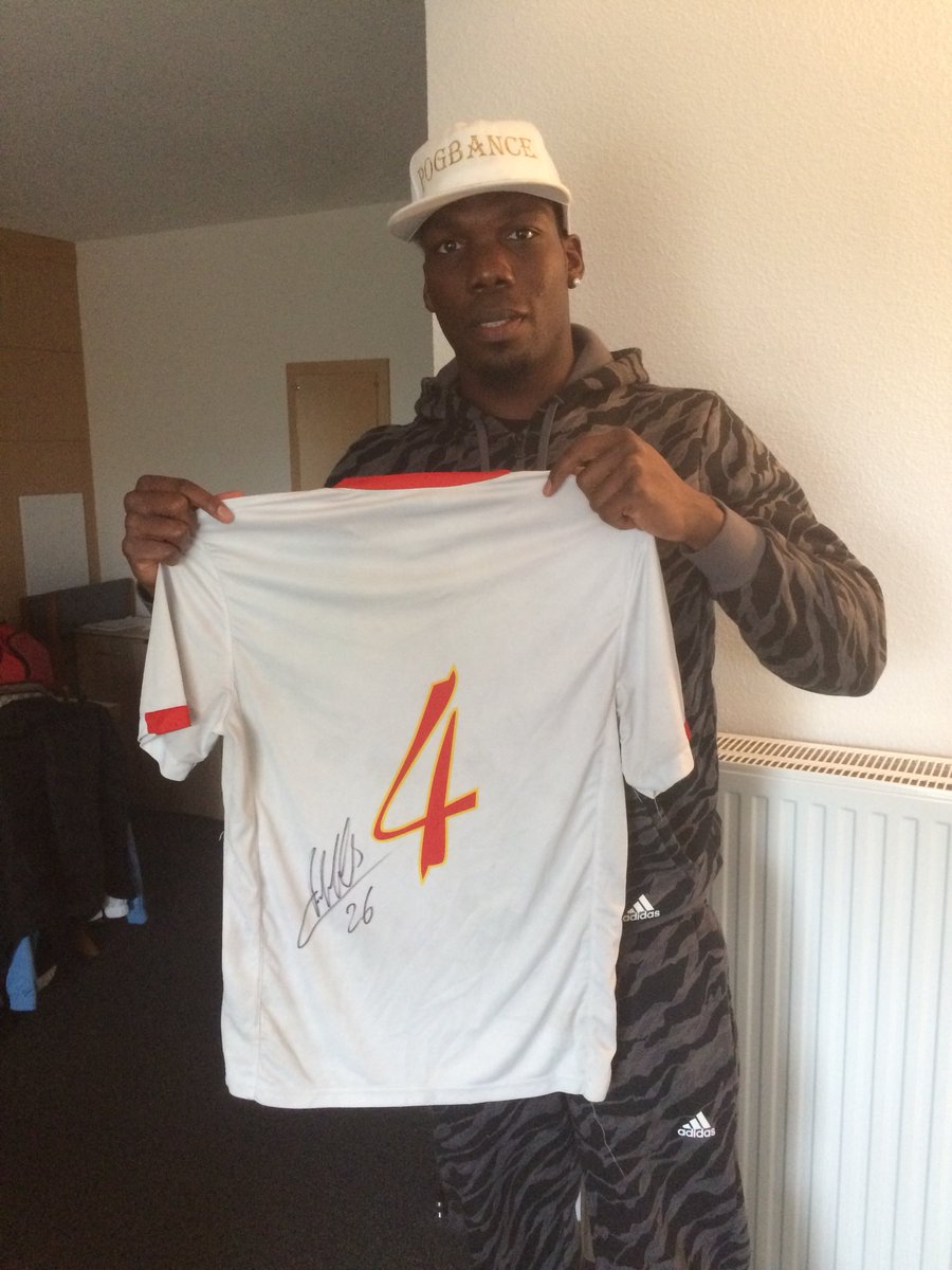 2nuitsavec's tweet photo. 🎁🚨 CONCOURS 🚨🎁

Tu veux gagner le maillot de la Guinée dédicacé par Mathias POGBA ? 

C’est très simple 💥

➡️ RT ce tweet
➡️ Follow @2nuitsavec 

Tirage au sort la semaine prochaine ! https://t.co/Xi2YtInOS5