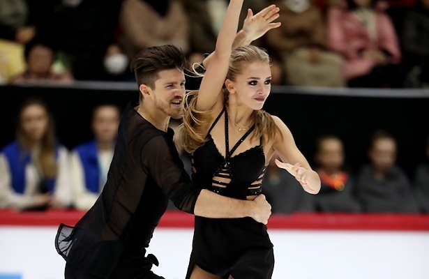 TheJudgesTable's tweet photo. The Judges' Table Does Rostelecom 2018! https://t.co/bHxf6IylDW https://t.co/Pq7HGLc6Um