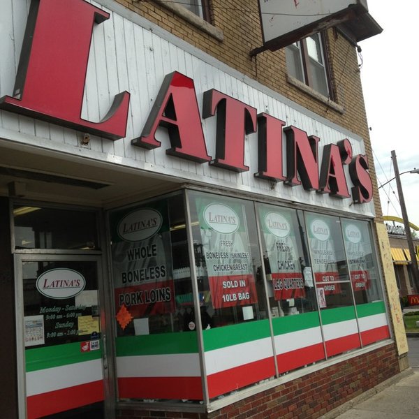 nf_ecdev's tweet image. COUNTDOWN TO SMALL BUSINESS SATURDAY (November 24) – Latina’s (1712 Pine Avenue) Don’t forget to add these items to your next grocery list:  40lb case of chicken breast for $39.99 , 10lb bag of chicken breast for $11.00 a bag. #NiagaraFalls #ShopSmall #SmallBizSat