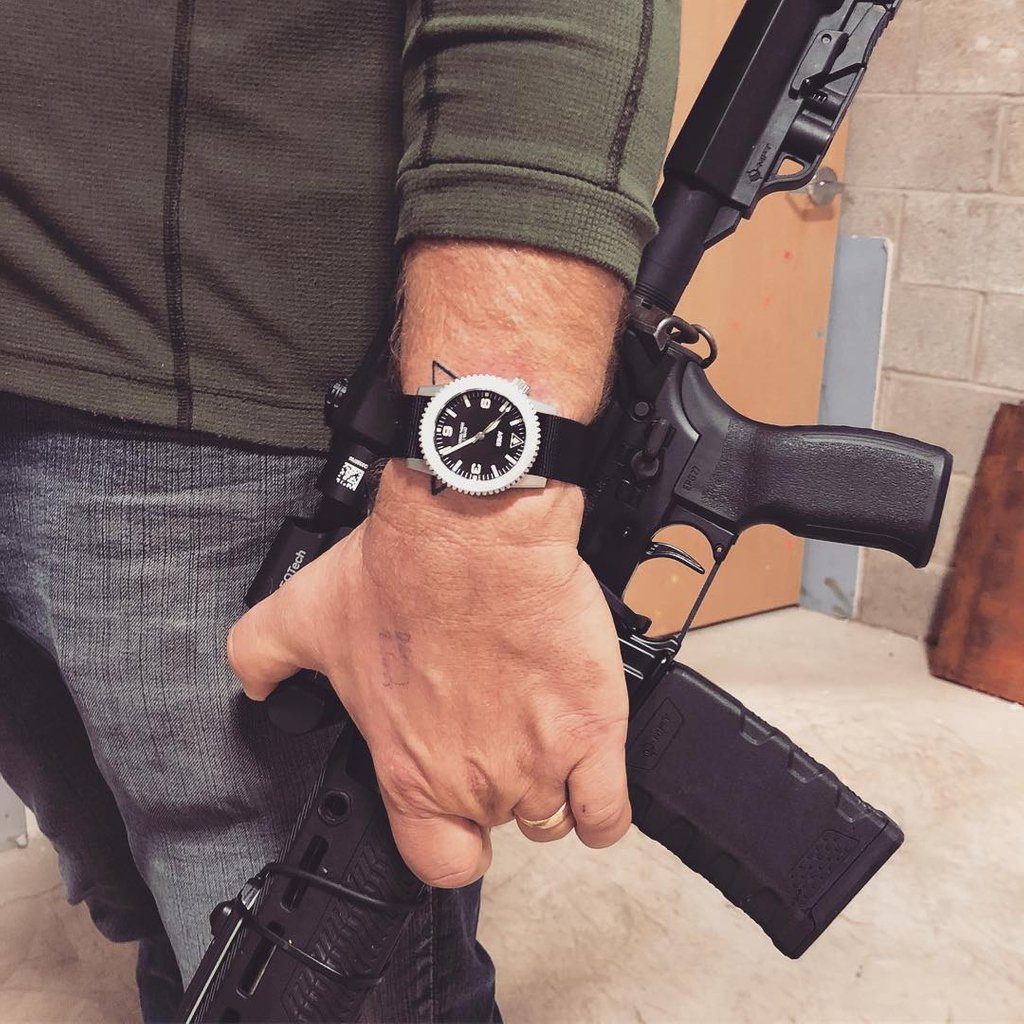 BreachBangClear's tweet photo. You like#watchporn⌚? Us too.
The Diver-1 from ARES Watch Co.
Dig it: https://t.co/Op8J3PzZTl
Read more: https://t.co/euS1e2f0jP
#godofwartimer #areswatchco #grahamcombat #divewatch #tacticalwatch #missiontimer #watchporn #watchpr0n #watchesofinstagram #hardusemissiontimer https://t.co/9rTWHGViaP