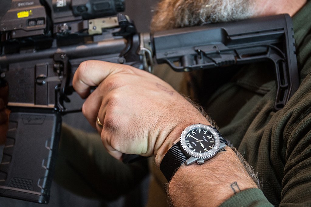 BreachBangClear's tweet photo. You like#watchporn⌚? Us too.
The Diver-1 from ARES Watch Co.
Dig it: https://t.co/Op8J3PzZTl
Read more: https://t.co/euS1e2f0jP
#godofwartimer #areswatchco #grahamcombat #divewatch #tacticalwatch #missiontimer #watchporn #watchpr0n #watchesofinstagram #hardusemissiontimer https://t.co/9rTWHGViaP