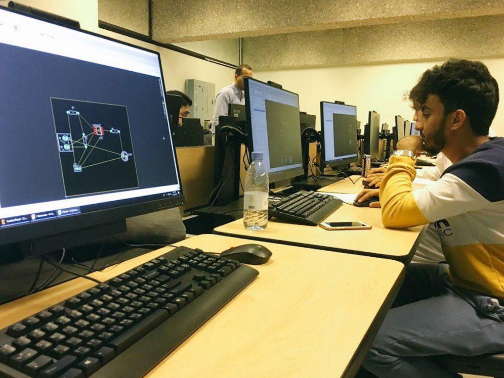 HobbyDistrict's tweet photo. ألواح الدوائر المطبوعة (PCB) هي احد اهم اجزاء الاجهزة الكهربائية و الالكترونية! بالأمس قضينا وقتا مع طلاب جامعة الملك فهد للبترول والمعادن في ورشة عمل عنها. 
#Electronics #HobbyDistrict #ISAKSA #KFUPM https://t.co/Rwnxbtb7rV