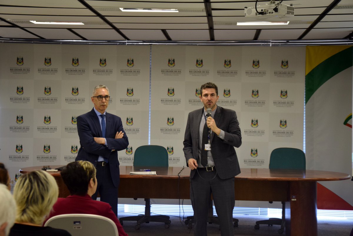 TIC_RS's tweet photo. Começou nessa terça-feira, o curso Capacitação sobre Governança de Tecnologia da Informação e Comunicação para o Governo Digital, que está sendo ministrado pela PUCRS e coordenado pela SPGG.
#PoliticaTIC #TICRS https://t.co/ZgcV8a2VKM