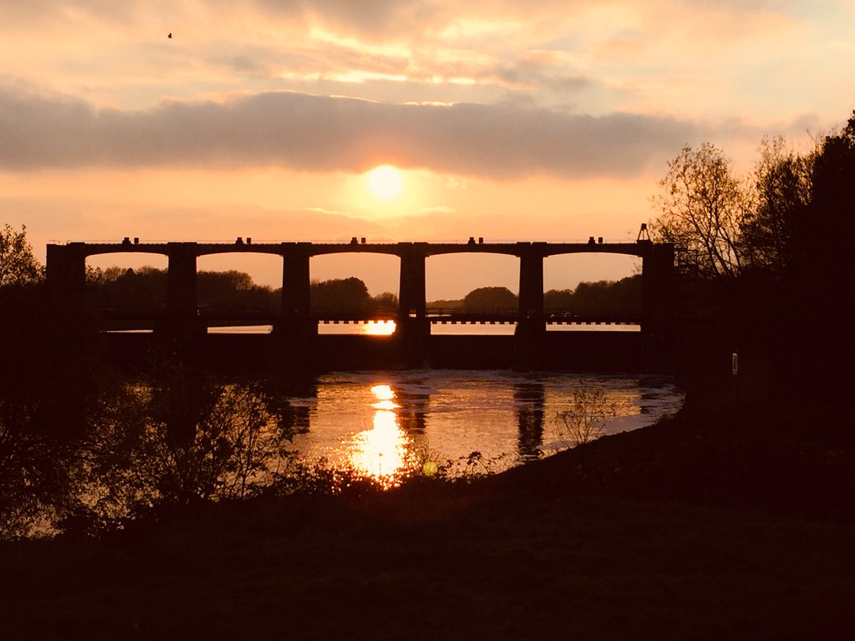 ThreeThinkingCo's tweet photo. #Autumn scenes outside our offices today at the lovely #Colwick Country Park.

#PR #PublicRelations https://t.co/VzSmPxDI6C