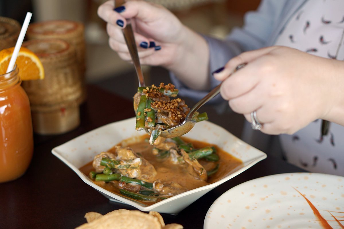 Mythaigroup's tweet image. 11am becomes a lot more exciting when you remember that's the time My Thai opens! 🕒 #HamOnt #kwawesome #cambridge #ancaster #stoneycreek #brantford #Guelph