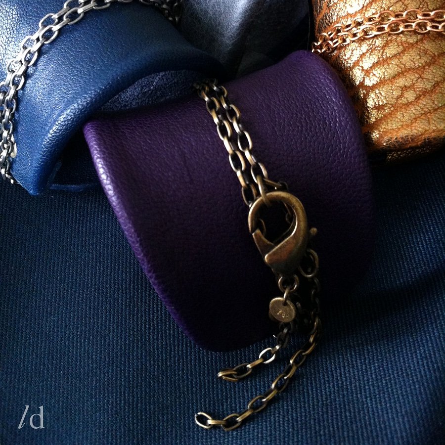 leungdesigns's tweet photo. the Fall colors are in...come shop @cutandcrafted.co this Sat &amp; Sun @501union in the gowanus. 
#handmade #leathercuffs #chain #jewelry #accessories #design #jewelryoftheday #jewelryofinstagram #jewelryblogger #fashion #madeinbrooklyn #Fall #colors https://t.co/X5j3MrmWTM