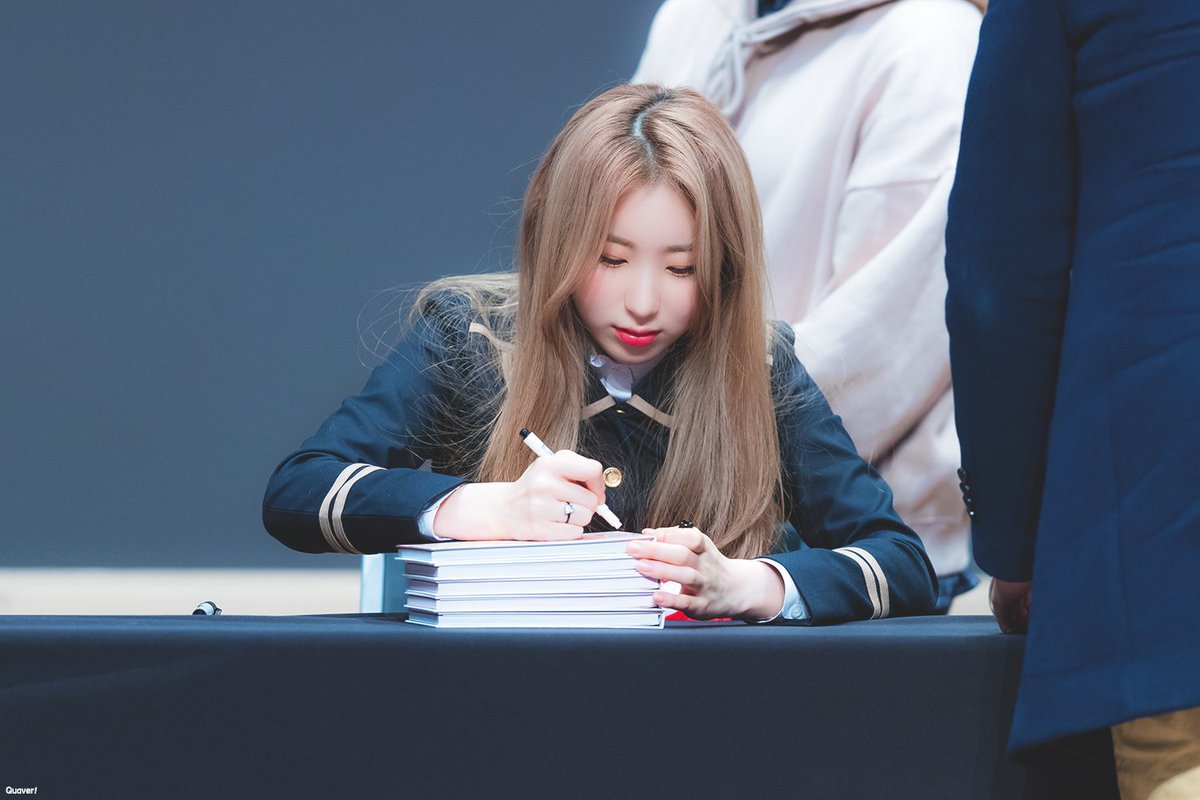 Quaver_CY's tweet photo. 181116 노량진

#아이즈원 #IZONE 
#이채연 #LeeChaeYeon
@official_izone https://t.co/BN9ErFpwxh